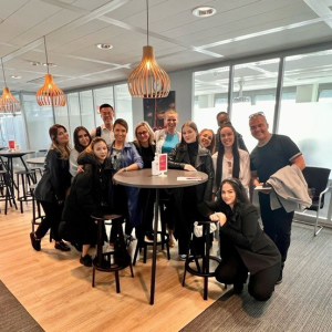 Een groepfoto bij een training